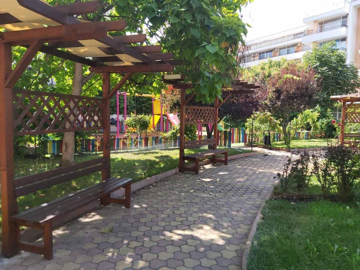 Holiday Apartments Grand Kamelia Pantai Sunny Luaran gambar