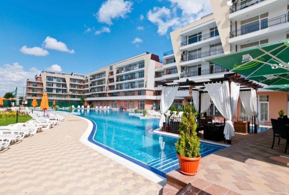 Holiday Apartments Grand Kamelia Pantai Sunny Luaran gambar
