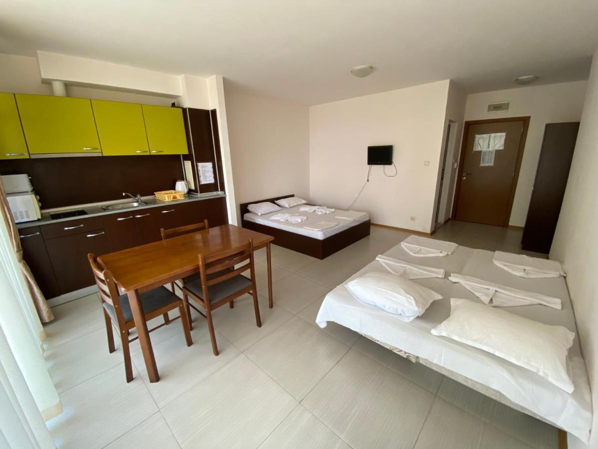 Holiday Apartments Grand Kamelia Pantai Sunny Luaran gambar