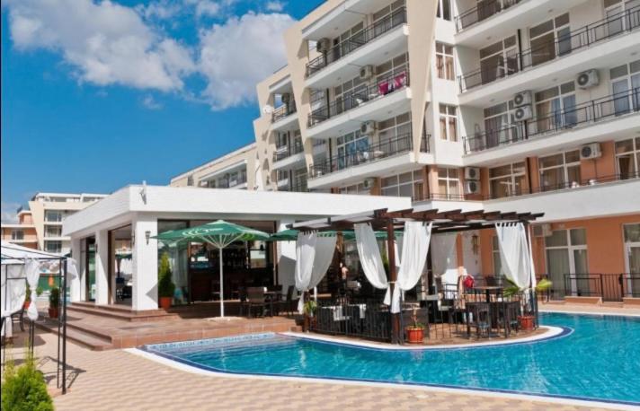 Holiday Apartments Grand Kamelia Pantai Sunny Luaran gambar