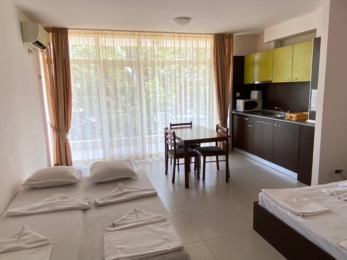 Holiday Apartments Grand Kamelia Pantai Sunny Luaran gambar