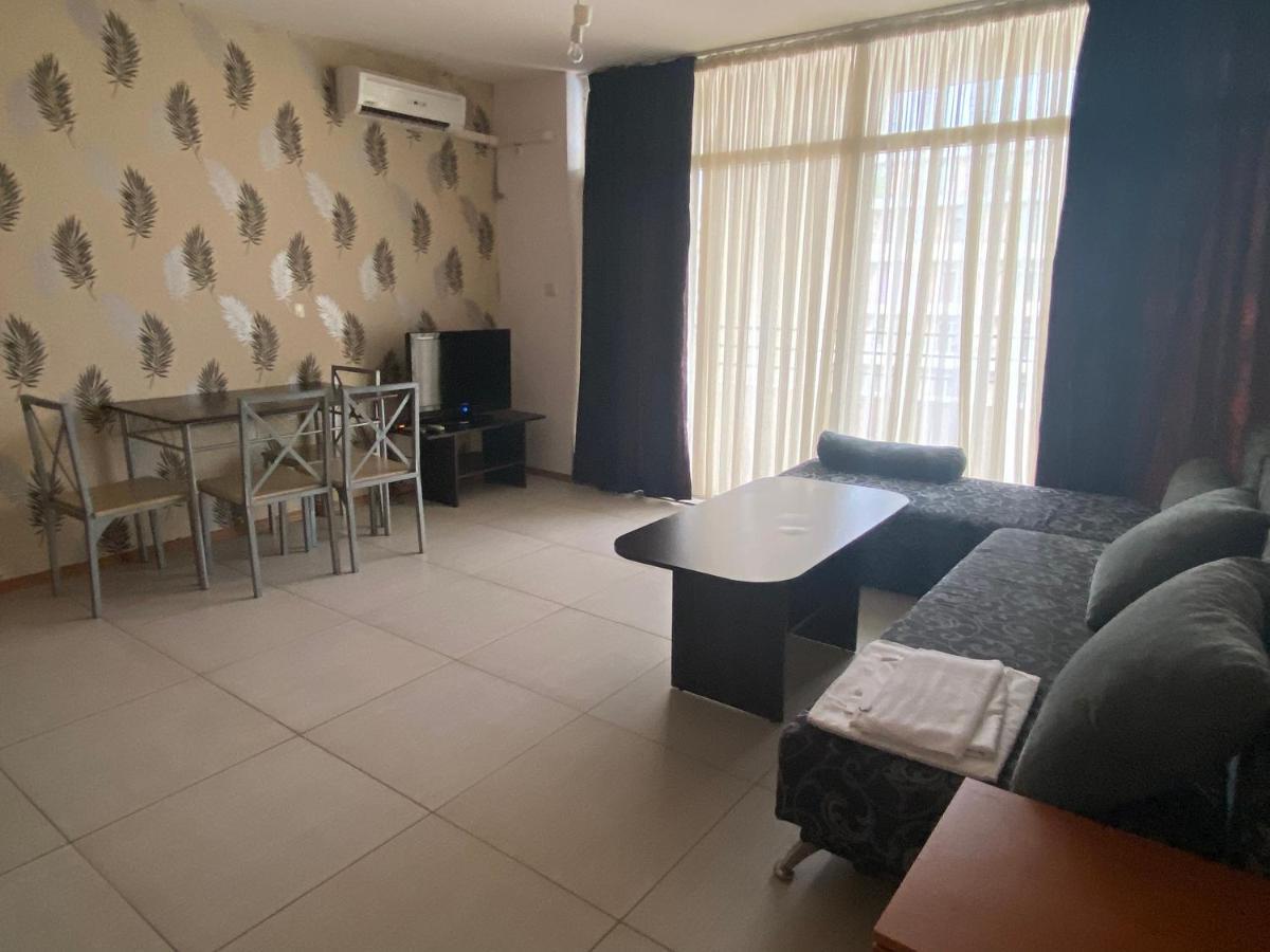 Holiday Apartments Grand Kamelia Pantai Sunny Luaran gambar