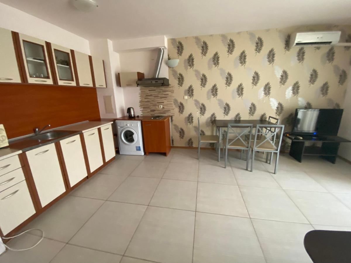 Holiday Apartments Grand Kamelia Pantai Sunny Luaran gambar