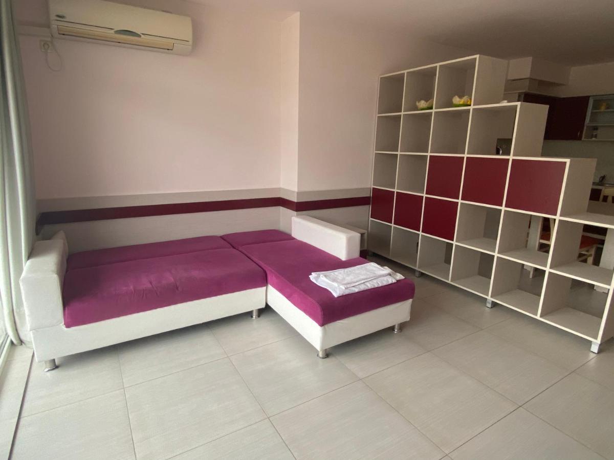 Holiday Apartments Grand Kamelia Pantai Sunny Luaran gambar