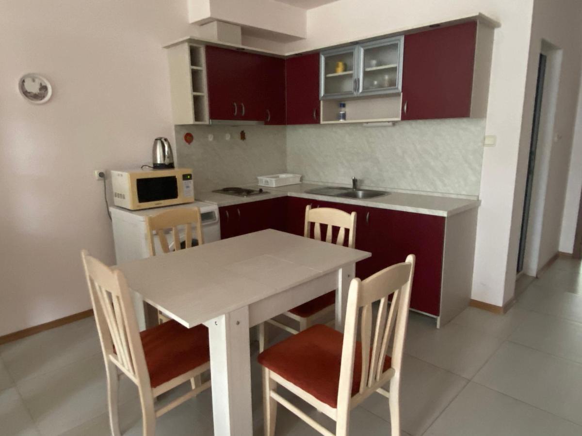 Holiday Apartments Grand Kamelia Pantai Sunny Luaran gambar