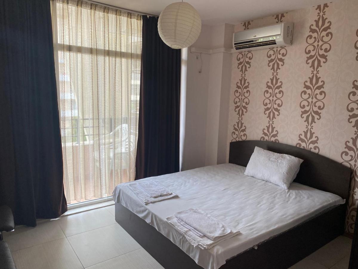 Holiday Apartments Grand Kamelia Pantai Sunny Luaran gambar