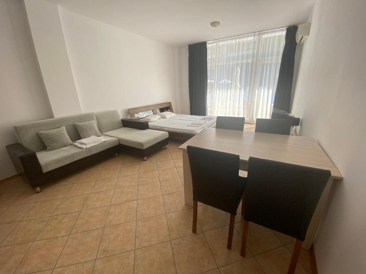 Holiday Apartments Grand Kamelia Pantai Sunny Luaran gambar